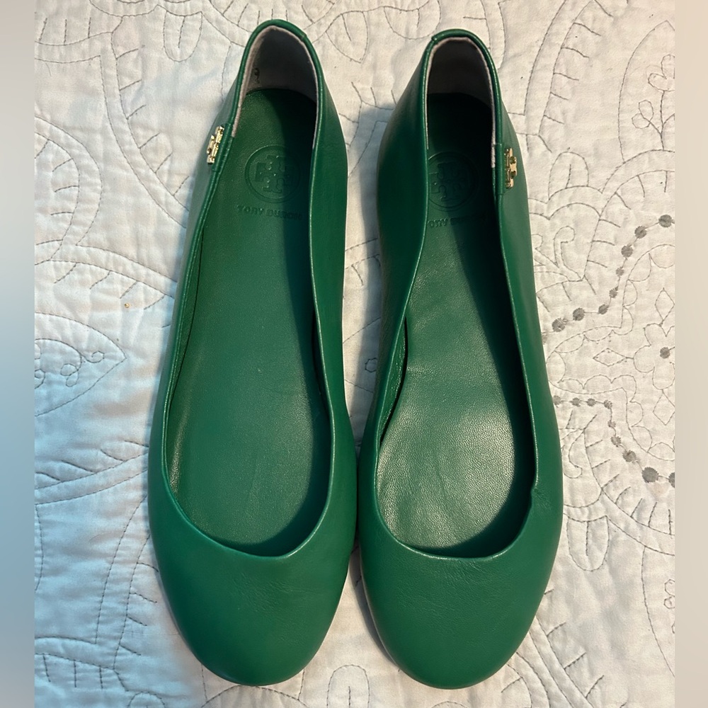 Round toe Tory Burch flats.